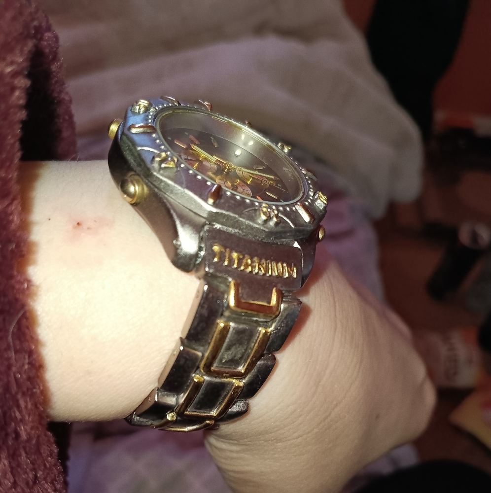 VINTAGE UNISEX TITANIUM WATCH WITH LIGHTS ALARM TIMER ETC.
